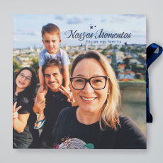 Álbum Grife da Foto
Elegância que guarda suas melhores memóriascom sofisticação e qualidade.
✔ Capa sofisticada e design exclusivo
✔ Perfeito para ter uma recordação de geração em geração
